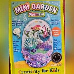 Mermaid Garden Toy NEW / other